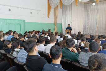 Полиция қызметкерлерімен профилактикалық кездесу
